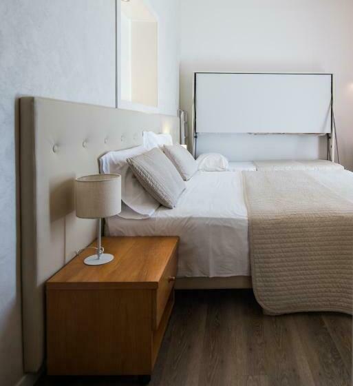 Camera Quadrupla Classica, Touring