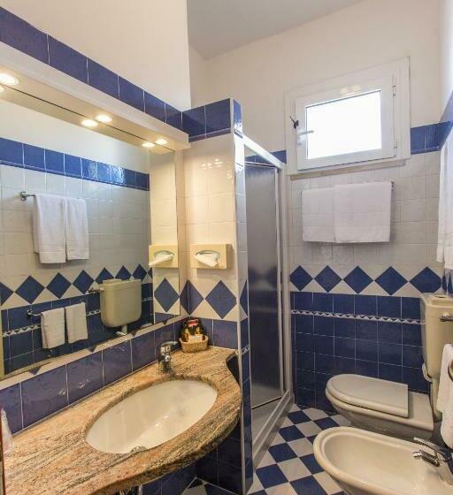 Chambre Quadruple Classique, Touring