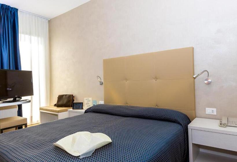 Chambre Supérieure Vue Mer Latérale, Touring