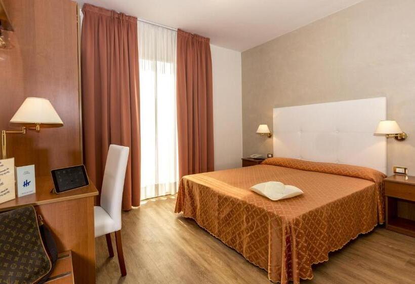 Camera Superior Vista Mare Laterale, Touring