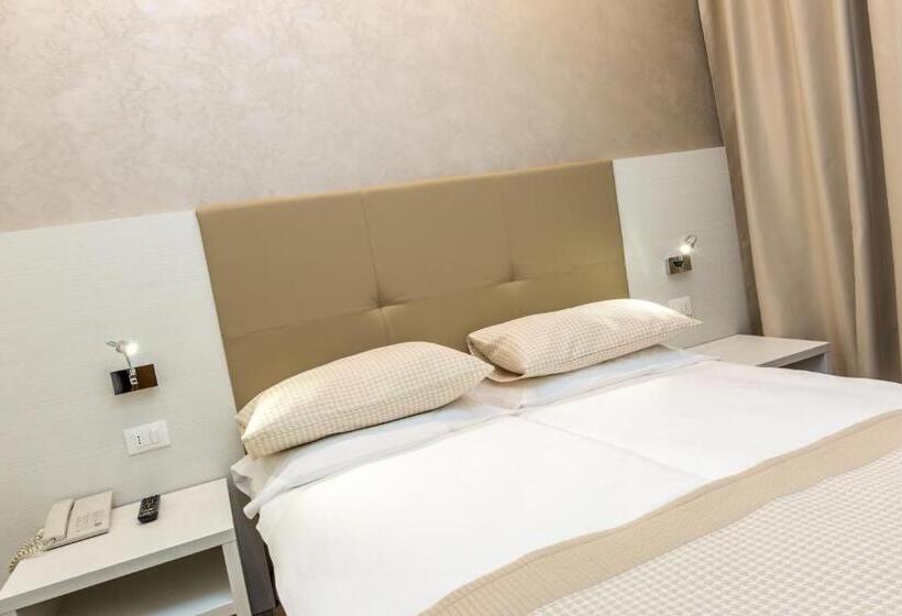 Camera Prestige, Touring