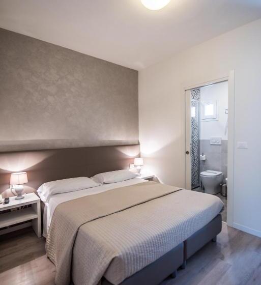 Chambre Prestige, Touring