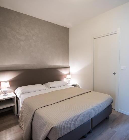 Camera Prestige, Touring