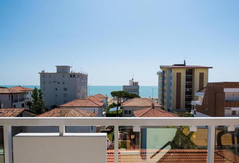 Camera Familiare Vista Mare, Touring