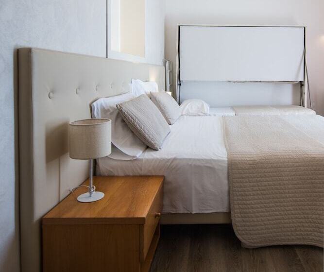 Camera Tripla Classica, Touring