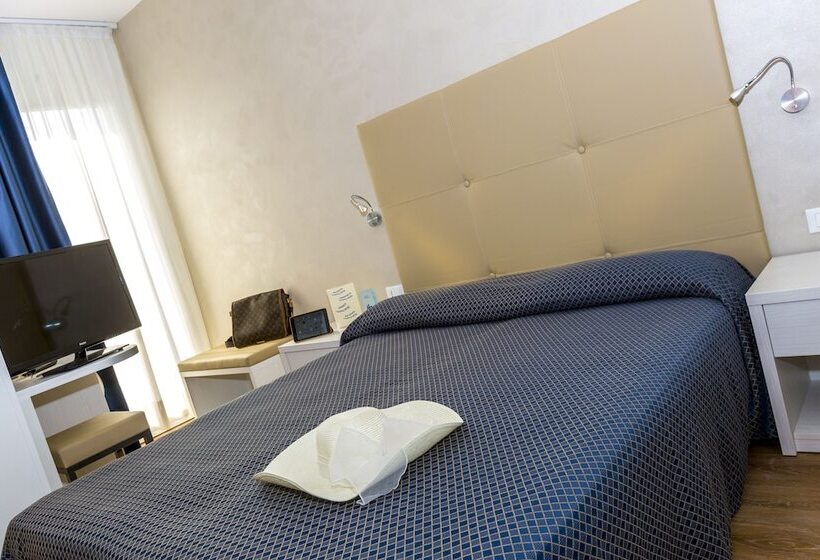 Camera Superior Vista Mare Laterale, Touring