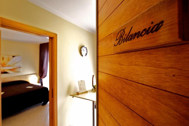 غرفة قياسية, Valentino