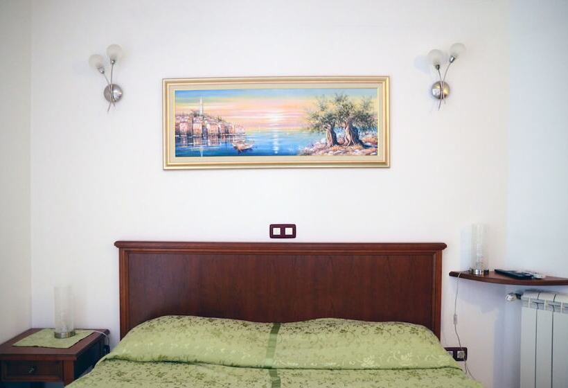 סטודיו דלוקס, Villa Armin