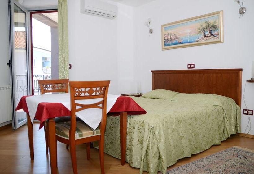 סטודיו דלוקס, Villa Armin