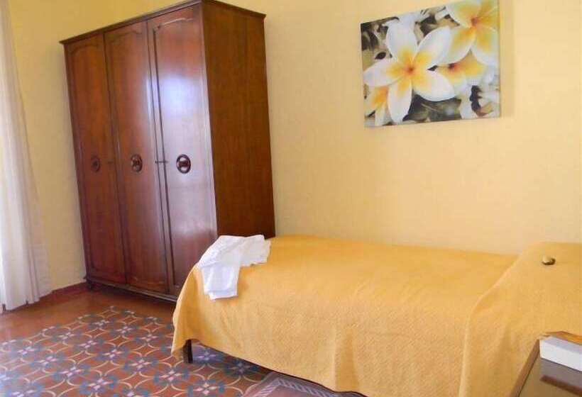 标准单人间, Villa Mafalda