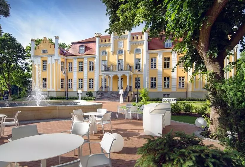 Bisneshuone, Relais & Châteaux Hotel Quadrille Adults Only