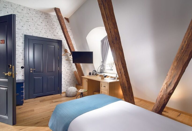 Номер Deluxe Одноместный, Relais & Châteaux Hotel Quadrille   Adults Only
