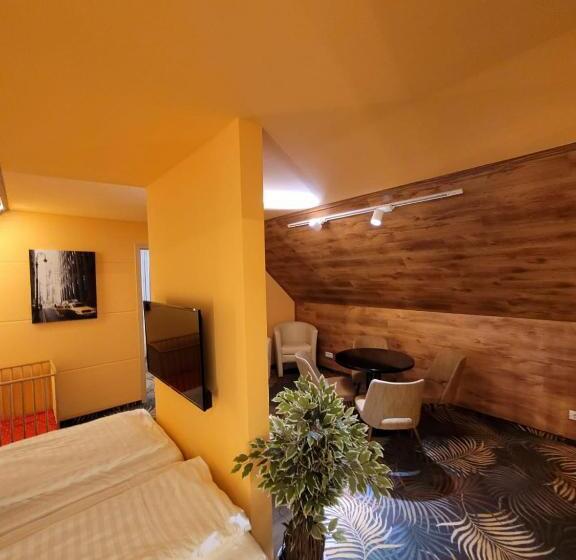 Семейный Номер, Ambiente Hotel Garni