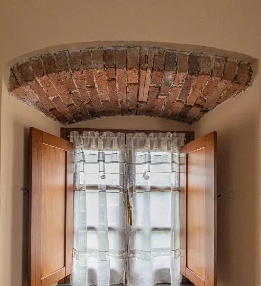 Perhehuone Puutarhanäkymä, Albergo La Luna