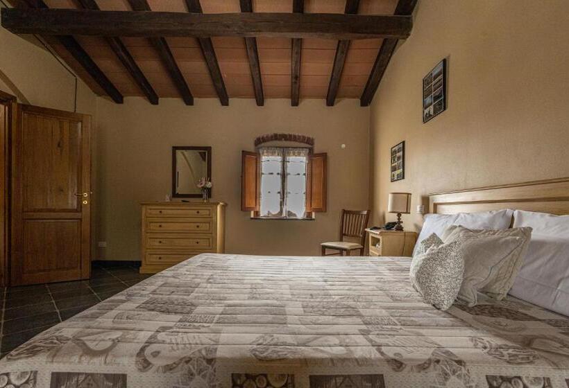 اتاق خانوادگی با چشمانداز باغ, Albergo La Luna