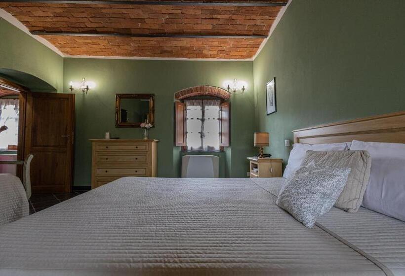 اتاق خانوادگی با چشمانداز باغ, Albergo La Luna