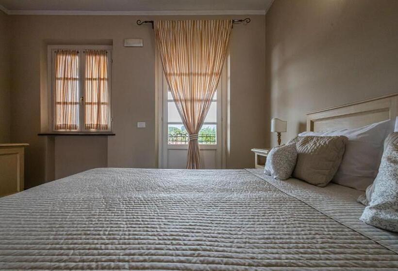 اتاق سوپریور با چشمانداز استخر, Albergo La Luna