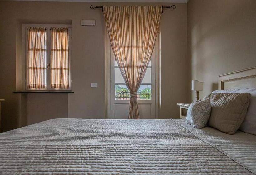 اتاق سوپریور با چشمانداز استخر, Albergo La Luna