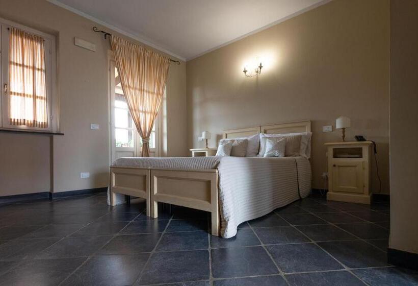 اتاق سوپریور با چشمانداز استخر, Albergo La Luna