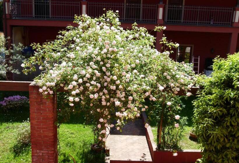 اتاق لوکس با تخت بزرگ, Albergo La Luna