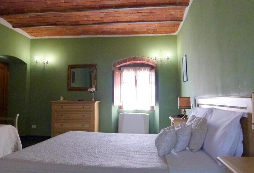 اتاق خانوادگی با چشمانداز باغ, Albergo La Luna