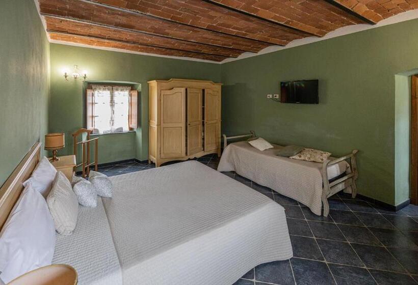 اتاق خانوادگی با چشم‌انداز باغ, Albergo La Luna