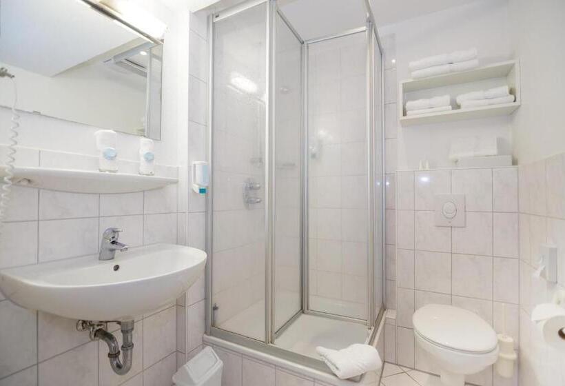 Трехместный Номер Комфорт, Künstlerherberge