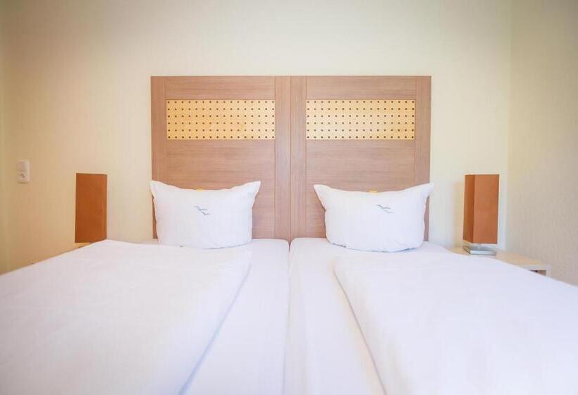 Семейный Номер, Künstlerherberge