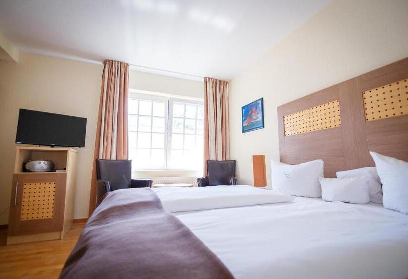 Quarto Familiar, Künstlerherberge