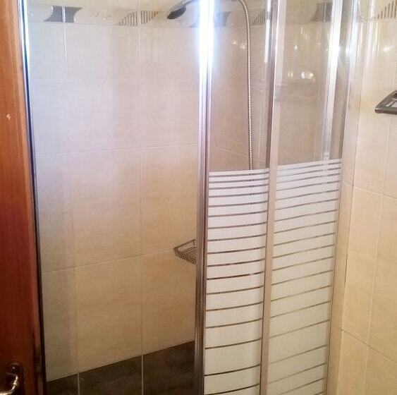 غرفة أساسية ثلاثية, Regina Corfu