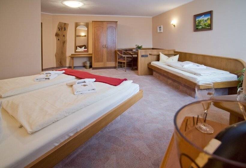 スタンダードトリプルルーム, Rennsteighotel Herrnberger Hof