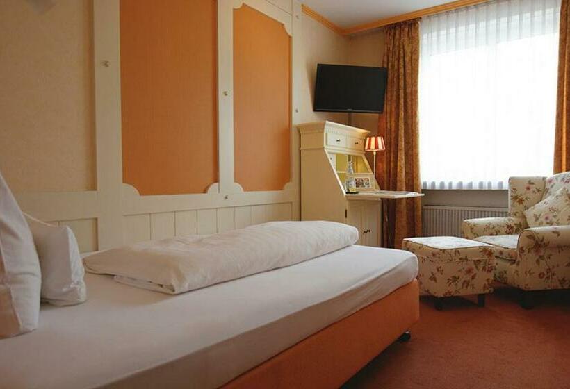 标准单人间, Restaurant Schettel