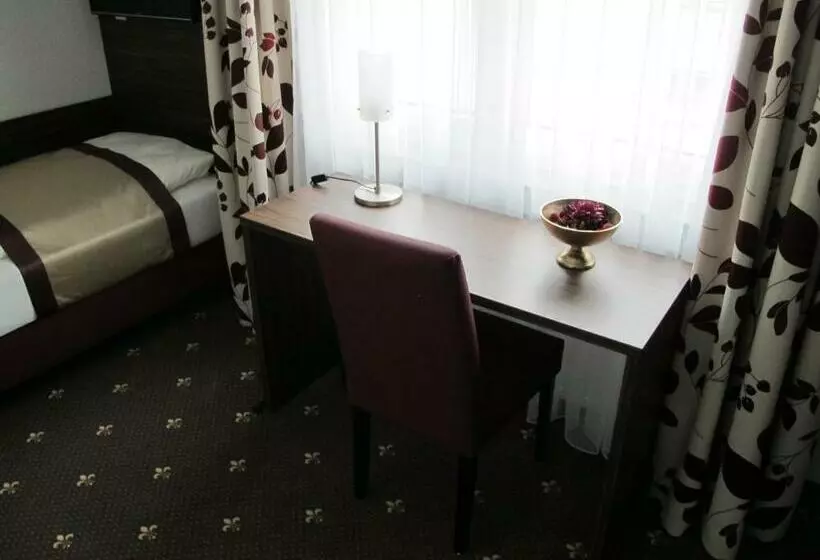 Standard Yhden Hengen Huone, Rothkamp