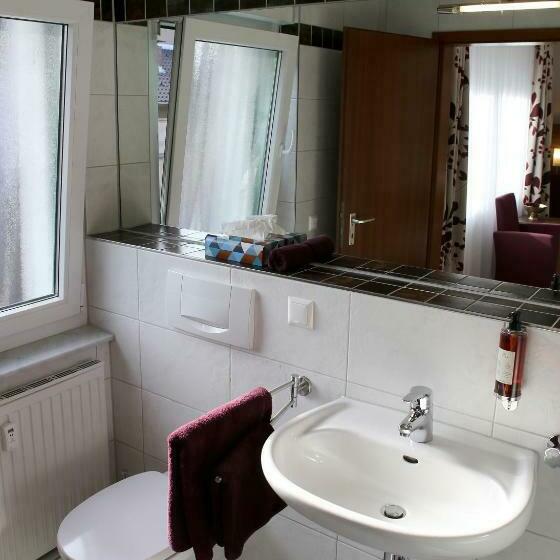 اتاق استاندارد یک نفره, Rothkamp