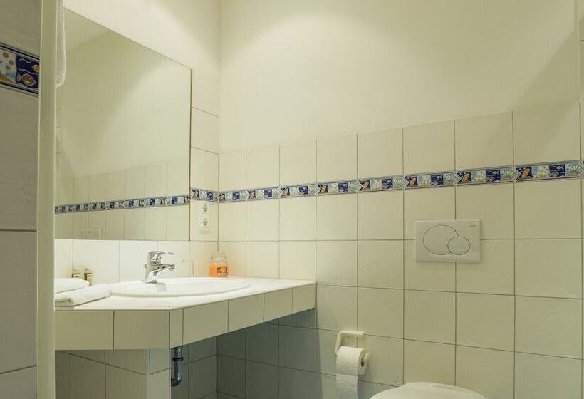 스탠다드 싱글 룸, Schewe