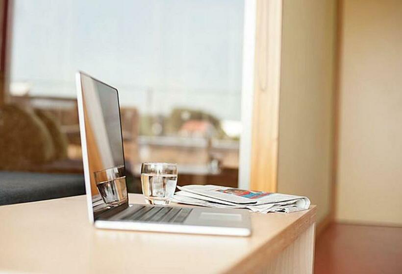 חדר משפחתי, Selbstgemacht