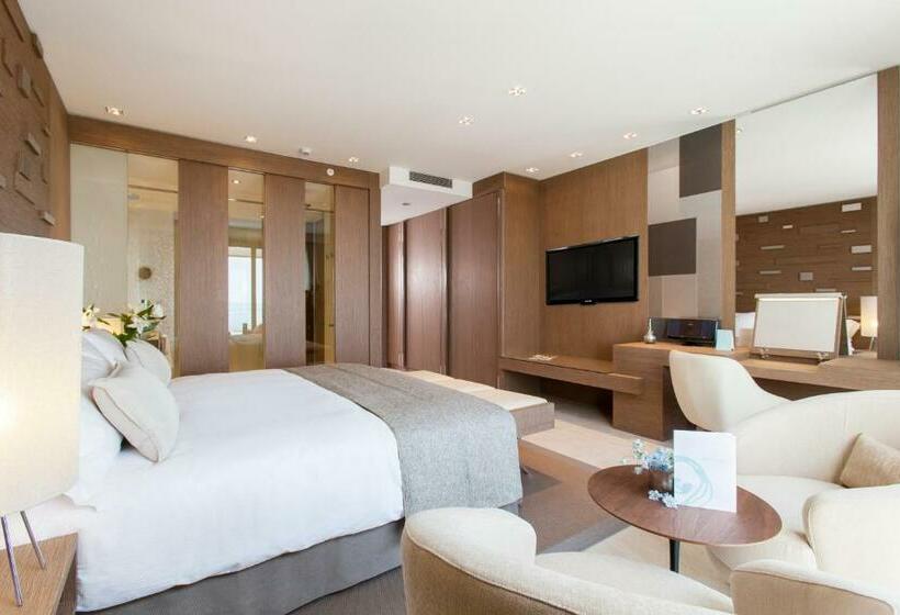 غرفة قياسية مطلّة علي البحر, The Oasis By Don Carlos Resort