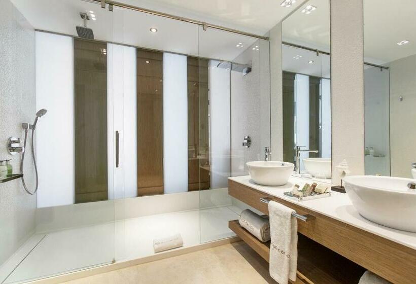 غرفة قياسية مطلّة علي البحر, The Oasis By Don Carlos Resort