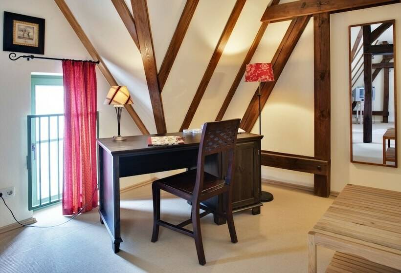 스탠다드 룸, Zum Hauenden Schwein