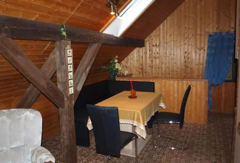１ベッドルームペントハウスアパート, Waldhotel Lemberg