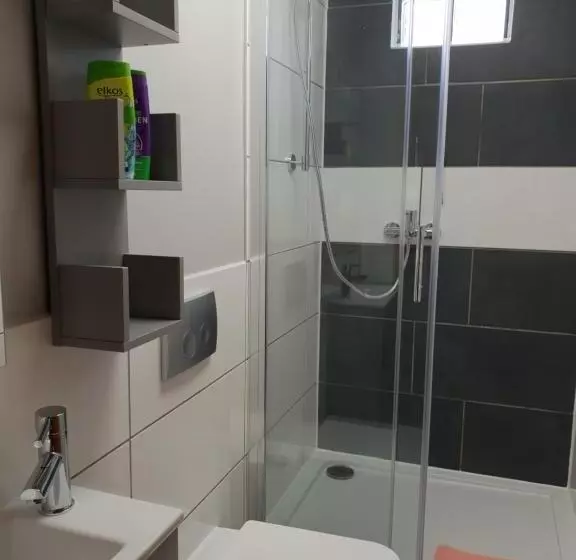 ３ベッドルームアパートメント, Waldhotel Lemberg