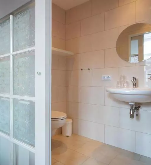 スタンダードトリプルルーム, B&b Willem Ii