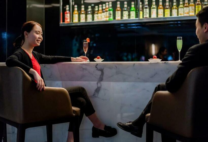 Büyük Çift Kişilik Yataklı Delüks Oda, Pullman Zhuhai