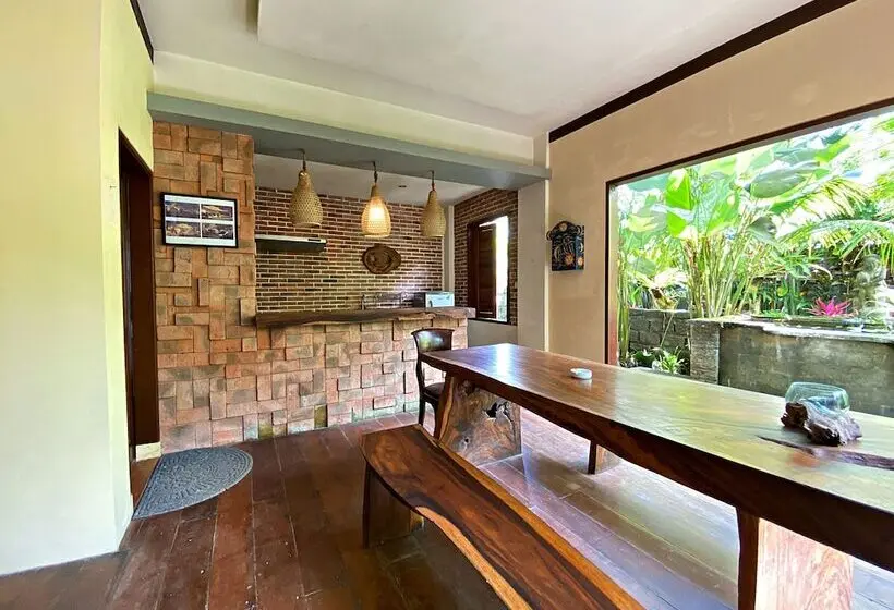 Villa 4 Makuuhuonetta, Uma Linggah Resort By Puri Signatures