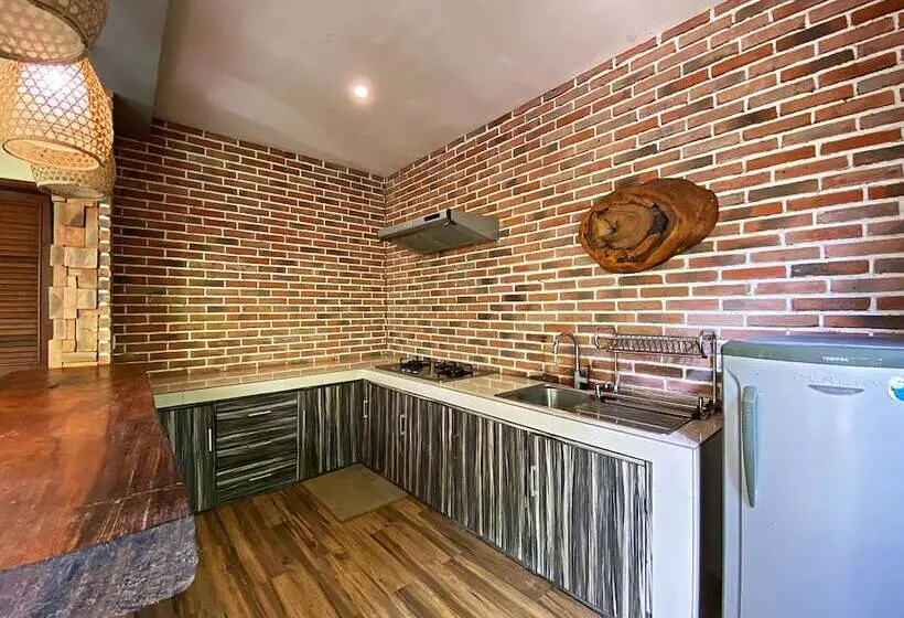 Villa 4 Makuuhuonetta, Uma Linggah Resort By Puri Signatures