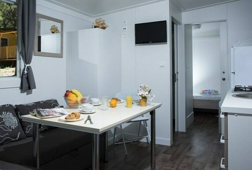 침실 2개 주택, Mobile Homes Baško Polje Campground