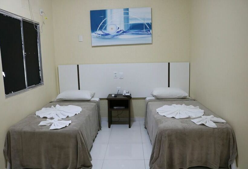 غرفة قياسية, Capuchins