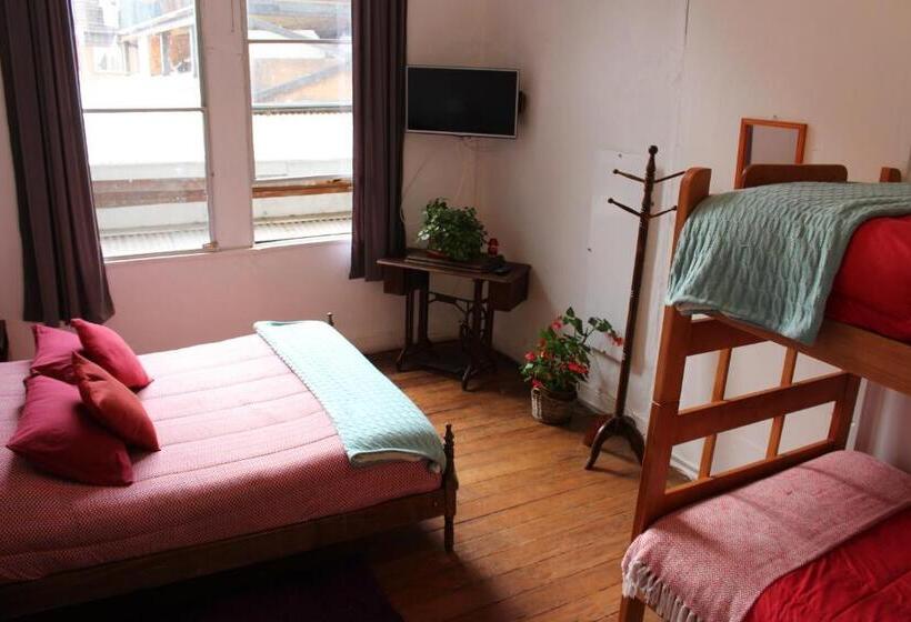 اتاق استاندارد چهارنفره با سرویس بهداشتی مشترک, Casa Volante Hostal