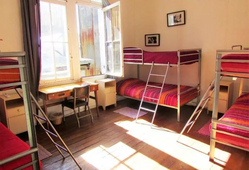 اتاق اکونومی با حمام مشترک, Casa Volante Hostal