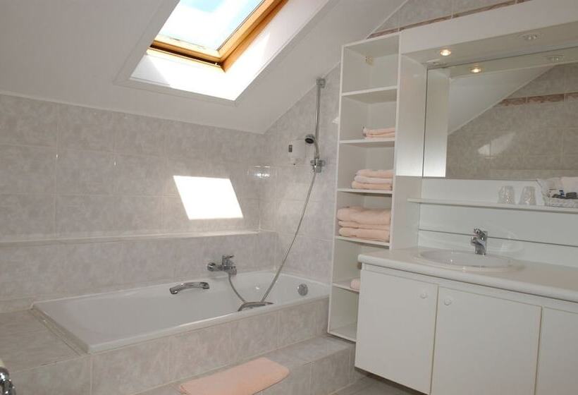 Номер Стандарт Трехместный, Hostellerie Croonhof